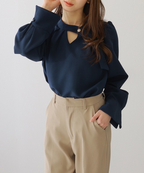 Lace Ladies(レースレディース)の「スタンドカラー パフスリーブ風 タイ付き 長袖 ブラウス(シャツ/ブラウス・レディース・ホワイト/ブラック/ネイビー/グレイッシュベージュ・FREE/S)」の10枚目の写真