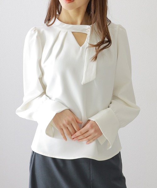 Lace Ladies(レースレディース)の「スタンドカラー パフスリーブ風 タイ付き 長袖 ブラウス(シャツ/ブラウス・レディース・ホワイト/ブラック/ネイビー/グレイッシュベージュ・FREE/S)」の15枚目の写真