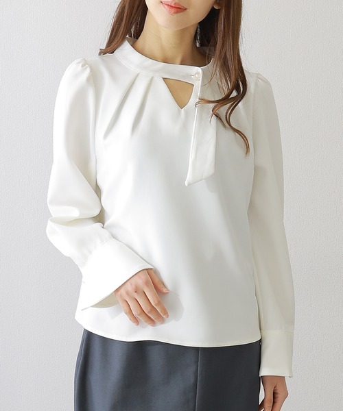 Lace Ladies(レースレディース)の「スタンドカラー パフスリーブ風 タイ付き 長袖 ブラウス(シャツ/ブラウス・レディース・ホワイト/ブラック/ネイビー/グレイッシュベージュ・FREE/S)」の17枚目の写真