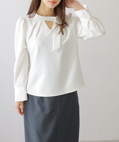 Lace Ladies(レースレディース)の「スタンドカラー パフスリーブ風 タイ付き 長袖 ブラウス(シャツ/ブラウス・レディース・ホワイト/ブラック/ネイビー/グレイッシュベージュ・FREE/S)」の18枚目の写真