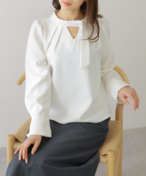 Lace Ladies(レースレディース)の「スタンドカラー パフスリーブ風 タイ付き 長袖 ブラウス(シャツ/ブラウス・レディース・ホワイト/ブラック/ネイビー/グレイッシュベージュ・FREE/S)」の19枚目の写真