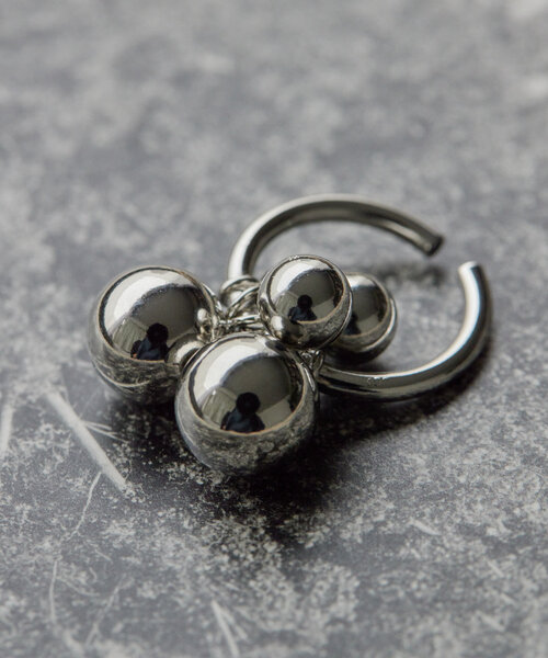 ear PAPILLONNER（イアパピヨネ）の「コスモボールリング（リング・レディース・ゴールド/シルバー・ONE SIZE）」の6枚目の写真