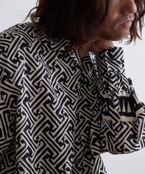 EGO TRIPPING（エゴトリッピング）の「ms6001- AFREEDOM L-S プリントシャツ（シャツ/ブラウス・メンズ・レッド/アイボリー・46/48）」の3枚目の写真