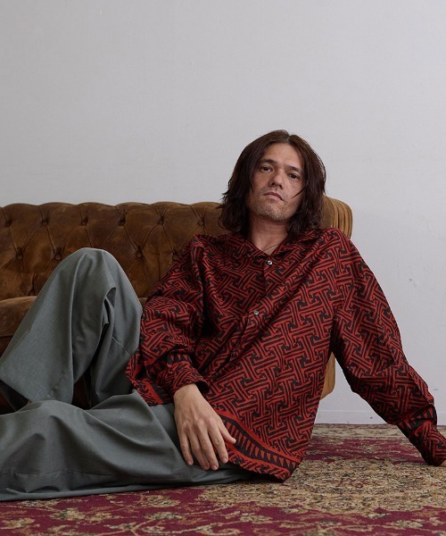 EGO TRIPPING（エゴトリッピング）の「ms6001- AFREEDOM L-S プリントシャツ（シャツ/ブラウス・メンズ・レッド/アイボリー・46/48）」の8枚目の写真