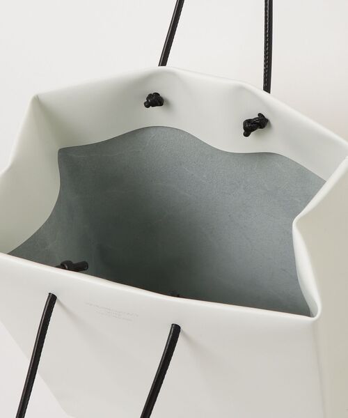 UNKNOWN PRODUCTS(アンノウンプロダクツ)の「Leather Paper Bag(ショルダーバッグ・レディース・パープル/ホワイト/ブルー/ブラック・ONE SIZE)」の10枚目の写真