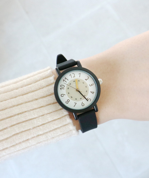 nattito(ナティート)の「〈nattito/ナティート〉Silicon Rubber Watch/シリコンラバーウォッチ ベックル(アナログ腕時計・レディース・グレー/ブラック/ベージュ・30)」の2枚目の写真