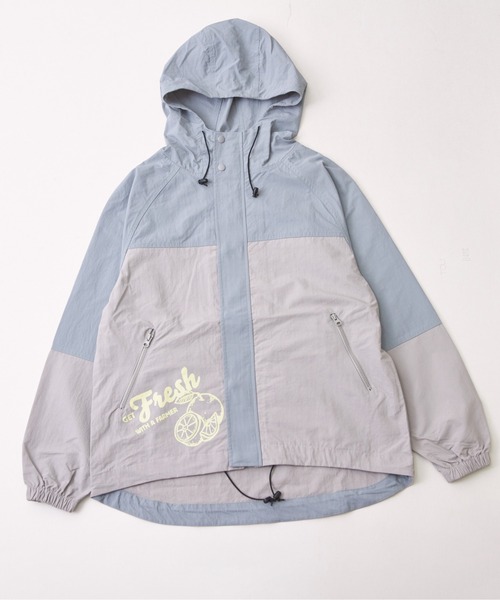 CUBE SUGAR（キューブシュガー）の「撥水ナイロンロゴプリントマウンテンパーカー（マウンテンパーカー・レディース・ブルー系その他/ブラック系その他/ナチュラル/ピンク系その他/グレー系その他/ブラック・M）」の11枚目の写真