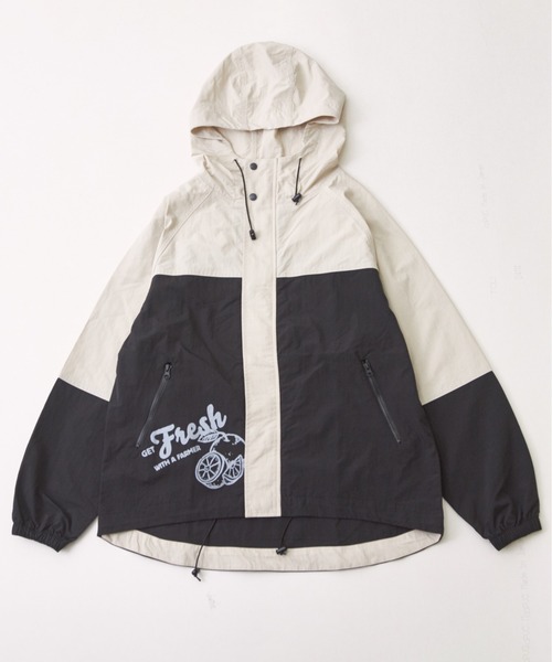 CUBE SUGAR（キューブシュガー）の「撥水ナイロンロゴプリントマウンテンパーカー（マウンテンパーカー・レディース・ブルー系その他/ブラック系その他/ナチュラル/ピンク系その他/グレー系その他/ブラック・M）」の13枚目の写真