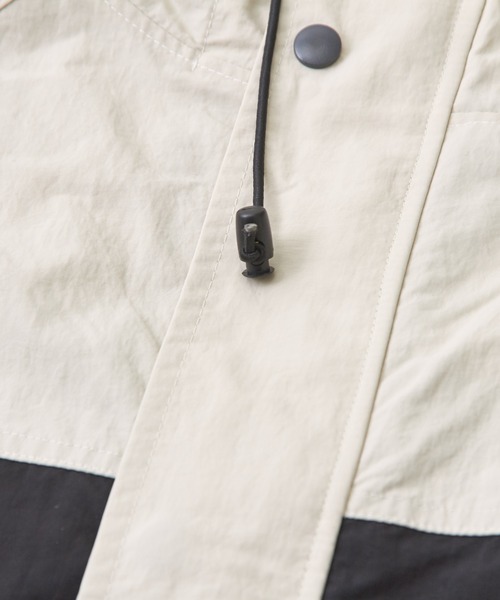 CUBE SUGAR（キューブシュガー）の「撥水ナイロンロゴプリントマウンテンパーカー（マウンテンパーカー・レディース・ブルー系その他/ブラック系その他/ナチュラル/ピンク系その他/グレー系その他/ブラック・M）」の15枚目の写真