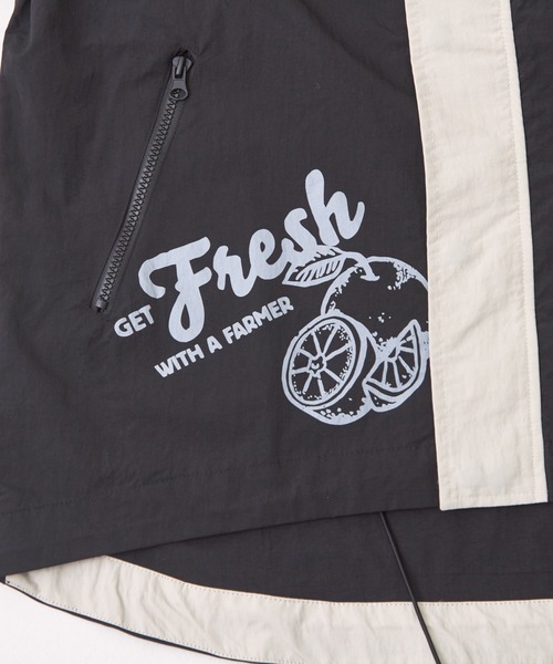 CUBE SUGAR（キューブシュガー）の「撥水ナイロンロゴプリントマウンテンパーカー（マウンテンパーカー・レディース・ブルー系その他/ブラック系その他/ナチュラル/ピンク系その他/グレー系その他/ブラック・M）」の16枚目の写真