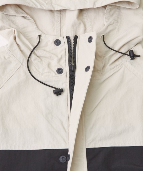 CUBE SUGAR（キューブシュガー）の「撥水ナイロンロゴプリントマウンテンパーカー（マウンテンパーカー・レディース・ブルー系その他/ブラック系その他/ナチュラル/ピンク系その他/グレー系その他/ブラック・M）」の17枚目の写真