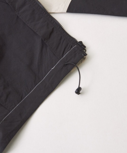 CUBE SUGAR（キューブシュガー）の「撥水ナイロンロゴプリントマウンテンパーカー（マウンテンパーカー・レディース・ブルー系その他/ブラック系その他/ナチュラル/ピンク系その他/グレー系その他/ブラック・M）」の19枚目の写真