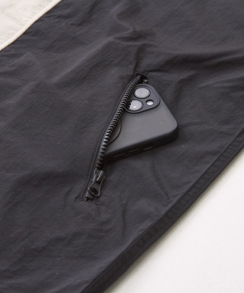 CUBE SUGAR（キューブシュガー）の「撥水ナイロンロゴプリントマウンテンパーカー（マウンテンパーカー・レディース・ブルー系その他/ブラック系その他/ナチュラル/ピンク系その他/グレー系その他/ブラック・M）」の20枚目の写真