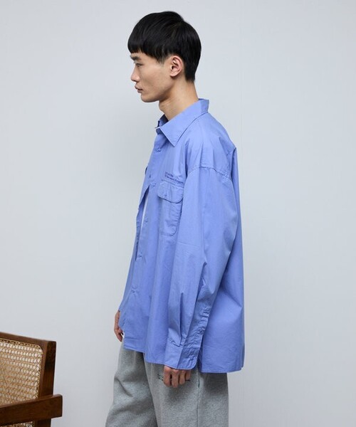 Firsthand(ファーストハンド)の「MA Firsthand/マ ファーストハンド BASIC LOGO刺繍ブロード ダブルポケットワークシャツ(シャツ/ブラウス・メンズ・ホワイト/サックスブルー・MEDIUM/LARGE)」の17枚目の写真