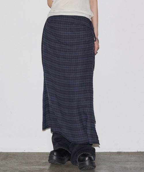 VEQUM（VEQUM）の「【VEQUM】MAXI WRAP SKIRT（その他パンツ・レディース・ブラック/ネイビー・SMALL/MEDIUM）」の2枚目の写真
