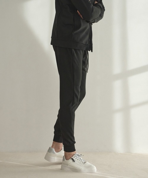 1piu1uguale3 RELAX（ウノピュウノウグァーレトレリラックス）の「【1PIU1UGUALE3 RELAX/ウノピゥウノウグァーレトレ リラックス/別注/セットアップ対応/ストレッチ素材】カモ柄ニットジャガード スリムイージーパンツ（スウェットパンツ・メンズ・ブラック・M/L/LL）」の9枚目の写真