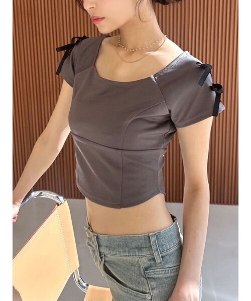 RESEXXY（リゼクシー）の「スクエアカットショルダーリボントップス（Tシャツ/カットソー・レディース・グレー/ブルー/ブラック/ホワイト・FREE）」の4枚目の写真