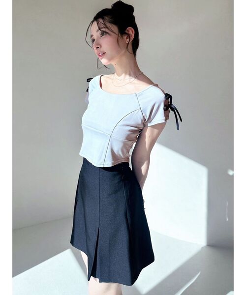 RESEXXY（リゼクシー）の「スクエアカットショルダーリボントップス（Tシャツ/カットソー・レディース・グレー/ブルー/ブラック/ホワイト・FREE）」の9枚目の写真