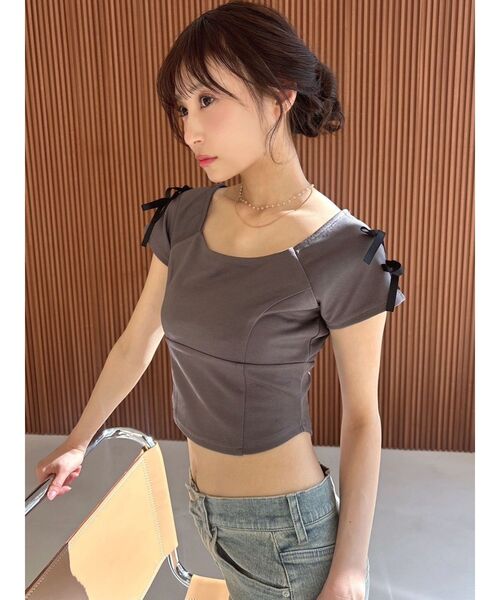 スクエアカットショルダーリボントップス（Tシャツ/カットソー