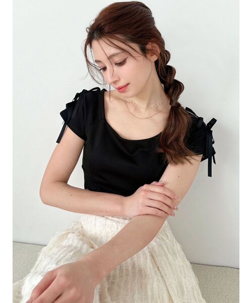 THETIS ホワイトオフショルダーリボントップス スクエアカットショルダーリボントップス（Tシャツ/カットソー