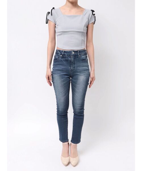 RESEXXY（リゼクシー）の「スクエアカットショルダーリボントップス（Tシャツ/カットソー・レディース・グレー/ブルー/ブラック/ホワイト・FREE）」の17枚目の写真