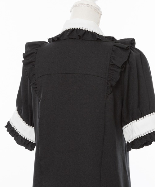 DearMyLove（ディアマイラブ）の「パール襟ビジューフリルブラウス（シャツ/ブラウス・レディース・ホワイト/サックスブルー/ラベンダー/ブラック×ホワイト/ベビーピンク・MEDIUM/LARGE/LL/3L）」の6枚目の写真