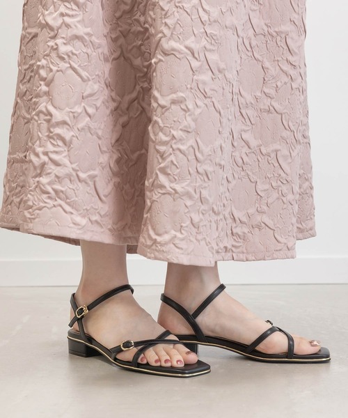 RANDA（ランダ）の「クロスストラップフラットサンダル（サンダル・レディース・アイボリー/ブロンズ/シルバー/ブラック・LL/L/M/S）」の2枚目の写真