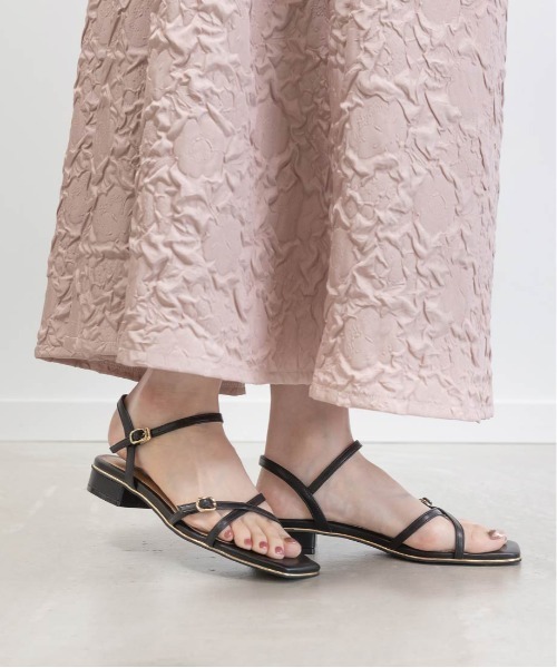 RANDA（ランダ）の「クロスストラップフラットサンダル（サンダル・レディース・アイボリー/ブロンズ/シルバー/ブラック・LL/L/M/S）」の9枚目の写真