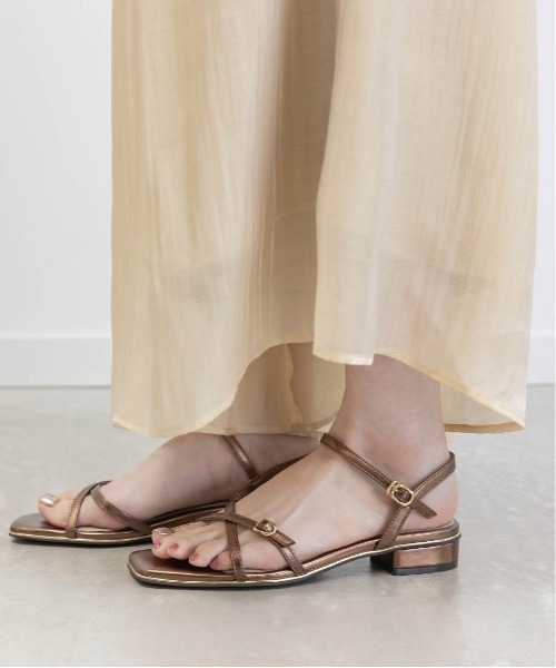 RANDA（ランダ）の「クロスストラップフラットサンダル（サンダル・レディース・アイボリー/ブロンズ/シルバー/ブラック・LL/L/M/S）」の15枚目の写真
