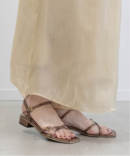 RANDA（ランダ）の「クロスストラップフラットサンダル（サンダル・レディース・アイボリー/ブロンズ/シルバー/ブラック・LL/L/M/S）」の18枚目の写真