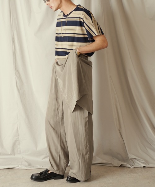 Aphlotus（アプロタス）の「アシンメトリー レイヤード デザイン ワイドパンツ（その他パンツ・メンズ・ブラック/ストーン・SMALL/MEDIUM/LARGE）」の3枚目の写真