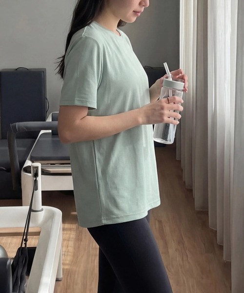 United Athle(ユナイテッドアスレ)の「【United Athle】4.4オンス ドライスムース Tシャツ 半袖 ジム ヨガ ピラティス フィットネス 5700(Tシャツ/カットソー・メンズ・ダークグリーン/ブラック/ベージュ/ネイビー/ホワイト/ライトブルー/ラベンダー/ライトグリーン/ライトイエロー/オートミール/ロイヤルブルー/スミクロ/インディゴブルー/ピンク/オリーブ/レッド/ワイン/ライトピンク/グレイッシュブルー/ダークパープル・M/L/XL/XS/S)」の8枚目の写真