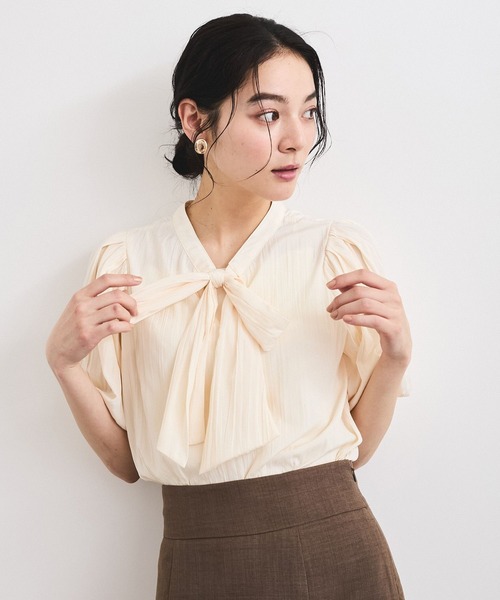 VIS（ビス）の「【2WAY】ビッグリボンハーフスリーブブラウス【洗える】（シャツ/ブラウス・レディース・ベージュ/ライトグレー/オフホワイト・FREE）」の12枚目の写真