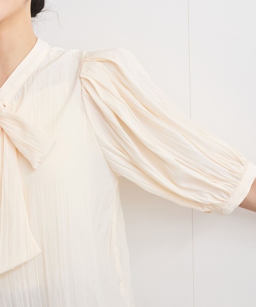 VIS（ビス）の「【2WAY】ビッグリボンハーフスリーブブラウス【洗える】（シャツ/ブラウス・レディース・ベージュ/ライトグレー/オフホワイト・FREE）」の5枚目の写真