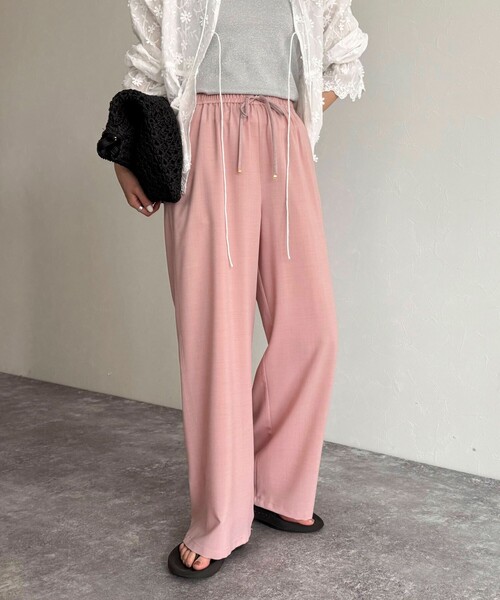 fredy emue（フレディエミュ）の「ドライスラブストレートイージーパンツ（その他パンツ・レディース・ブラック/ベージュ/ベビーピンク/グレー・38/36）」の4枚目の写真