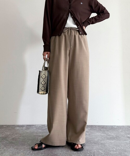 fredy emue（フレディエミュ）の「ドライスラブストレートイージーパンツ（その他パンツ・レディース・ブラック/ベージュ/ベビーピンク/グレー・38/36）」の17枚目の写真