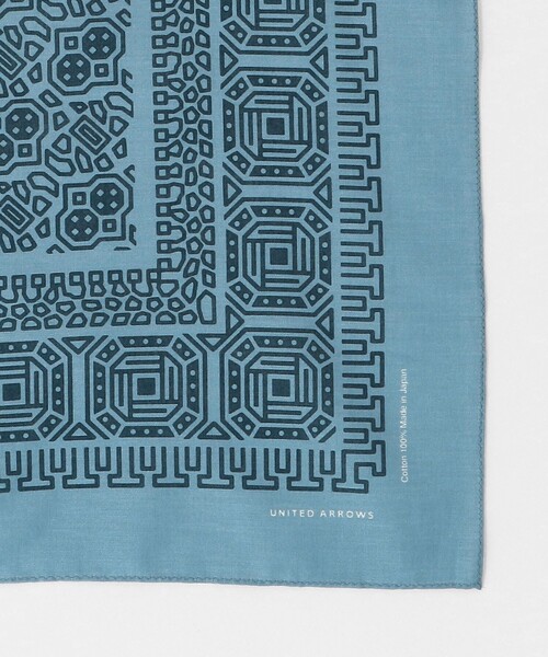 UNITED ARROWS（ユナイテッドアローズ）の「ジオメトリック バンダナ（バンダナ/スカーフ・メンズ・グレー/イエロー/ピンク/コバルトブルー・FREE）」の13枚目の写真