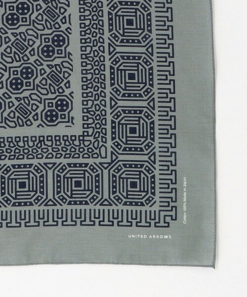 UNITED ARROWS（ユナイテッドアローズ）の「ジオメトリック バンダナ（バンダナ/スカーフ・メンズ・グレー/イエロー/ピンク/コバルトブルー・FREE）」の16枚目の写真