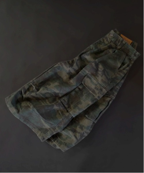 EFFECTION(エフェクション)の「EFFECTION // multi camouflage pattern wide cargo cropped pants〈マルチ カモフラージュ柄 ワイド カーゴ クロップド パンツ〉(カーゴパンツ・メンズ・カモフラージュ・MEDIUM/LARGE/X-LARGE)」の8枚目の写真