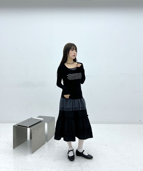4INT.（フォイント）の「【MDおすすめ / 裏地あり】 ミディ丈 フリル ティアード フレアスカート（スカート・レディース・ホワイト/ブラック・FREE）」の15枚目の写真