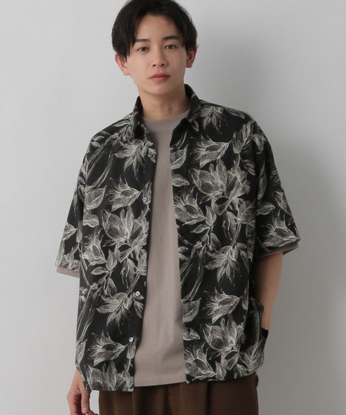 LOWRYS FARM(ローリーズファーム)の「ビエラフラワープリントシャツSS 494986(シャツ/ブラウス・レディース・ホワイト/ネイビー/ブラック・LARGE/MEDIUM)」の3枚目の写真