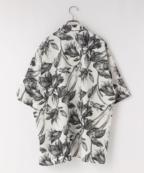 LOWRYS FARM(ローリーズファーム)の「ビエラフラワープリントシャツSS 494986(シャツ/ブラウス・レディース・ホワイト/ネイビー/ブラック・LARGE/MEDIUM)」の5枚目の写真