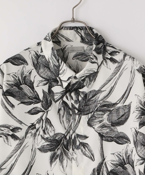 LOWRYS FARM(ローリーズファーム)の「ビエラフラワープリントシャツSS 494986(シャツ/ブラウス・レディース・ホワイト/ネイビー/ブラック・LARGE/MEDIUM)」の6枚目の写真