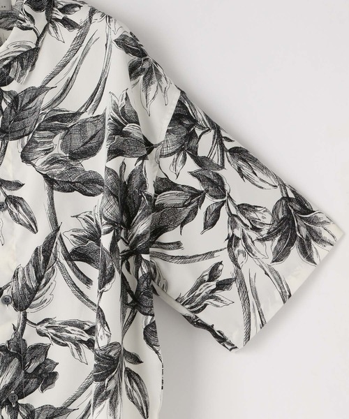 LOWRYS FARM(ローリーズファーム)の「ビエラフラワープリントシャツSS 494986(シャツ/ブラウス・レディース・ホワイト/ネイビー/ブラック・LARGE/MEDIUM)」の7枚目の写真