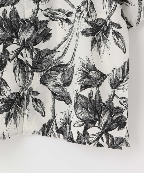 LOWRYS FARM(ローリーズファーム)の「ビエラフラワープリントシャツSS 494986(シャツ/ブラウス・レディース・ホワイト/ネイビー/ブラック・LARGE/MEDIUM)」の8枚目の写真