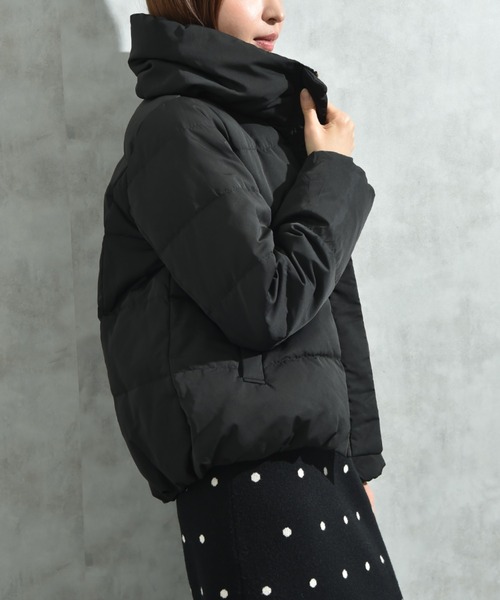 INTERPLANET（インタープラネット）の「ピーチスキンショートダウン（ダウンジャケット/コート・レディース・ネイビー/ベージュ/ブラック/オフホワイト/グレイッシュベージュ・LARGE/MEDIUM）」の16枚目の写真