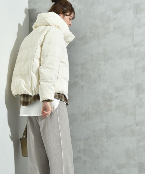 INTERPLANET（インタープラネット）の「ピーチスキンショートダウン（ダウンジャケット/コート・レディース・ネイビー/ベージュ/ブラック/オフホワイト/グレイッシュベージュ・LARGE/MEDIUM）」の22枚目の写真