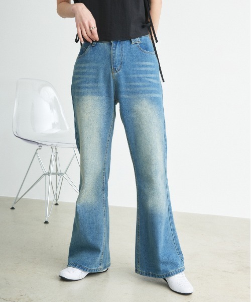 ad thie(アドティエ)の「フレア デニムパンツ(デニムパンツ・レディース・ブルー・LARGE/MEDIUM)」の21枚目の写真