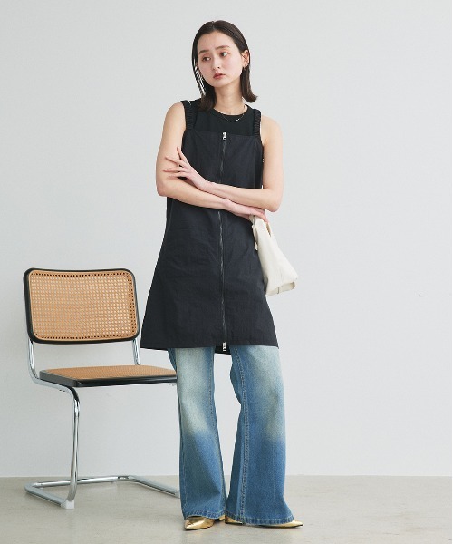 ad thie(アドティエ)の「フレア デニムパンツ(デニムパンツ・レディース・ブルー・LARGE/MEDIUM)」の13枚目の写真
