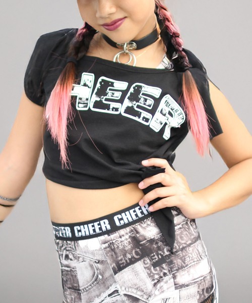 CHEER(チアー)の「アシンメトリーショート丈トップス(Tシャツ/カットソー・レディース・ホワイト/ブラック・M/L/S)」の1枚目の写真